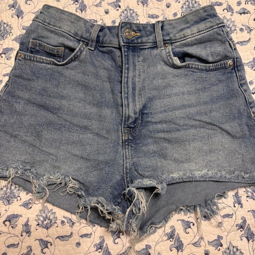 Divided size 4 jean shorts blue